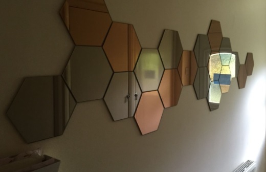 kaca cermin hexagonal besar